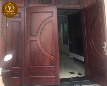 Thu mua cửa gỗ cũ Bình Chánh giá tốt